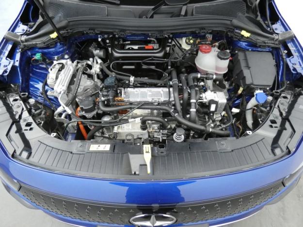 MERCEDES-BENZ EQA 250+ AMG Line  