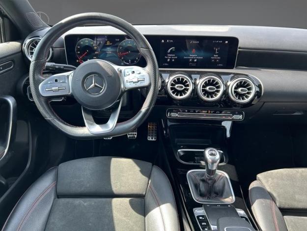 MERCEDES-BENZ A 250 e AMG Line 