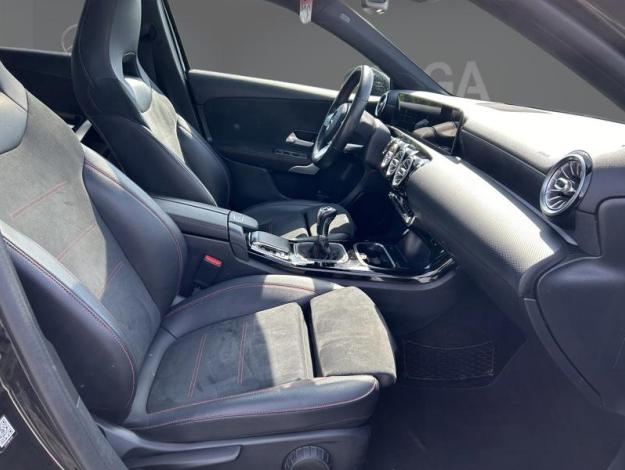 MERCEDES-BENZ A 250 e AMG Line 