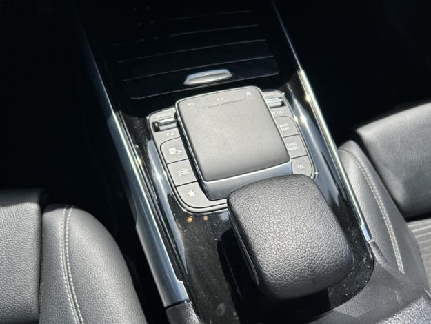 MERCEDES-BENZ GLB GLB 180 d