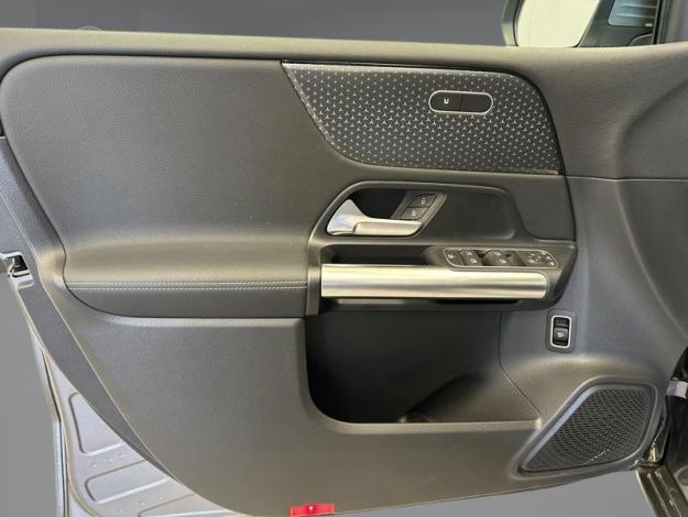MERCEDES-BENZ B 180 d Business Solution  