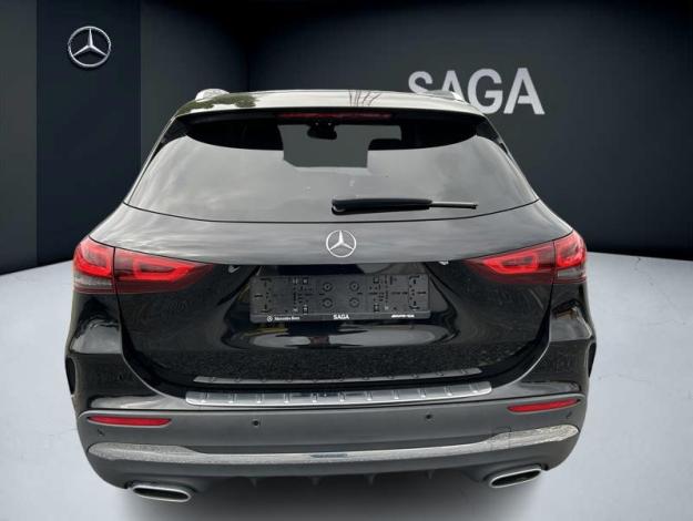 MERCEDES-BENZ GLA 200 AMG Line 