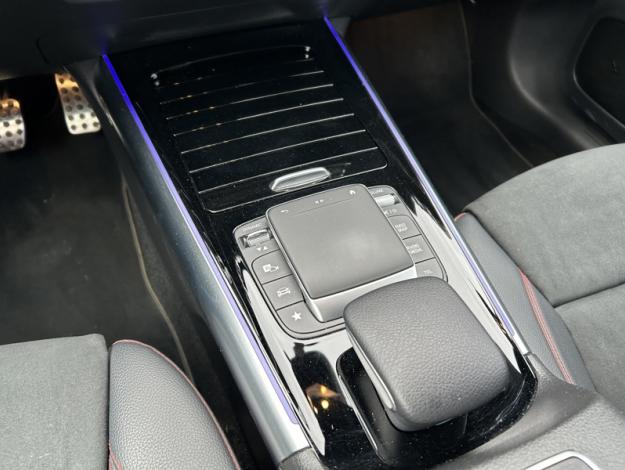 MERCEDES-BENZ GLA 200 AMG Line 