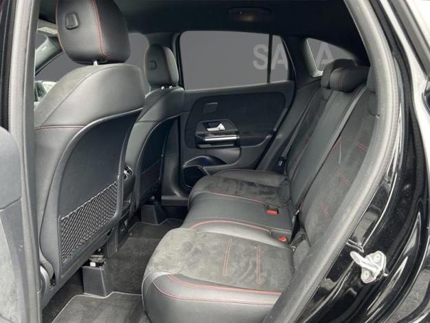 MERCEDES-BENZ GLA 200 AMG Line 
