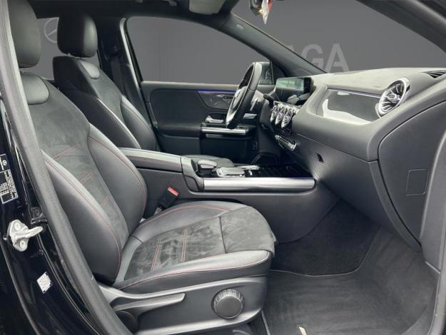 MERCEDES-BENZ GLA 200 AMG Line 