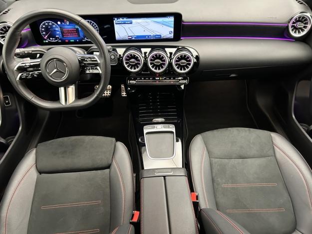 MERCEDES-BENZ A 250 e AMG Line  A 250