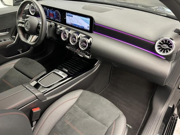 MERCEDES-BENZ A 250 e AMG Line  A 250