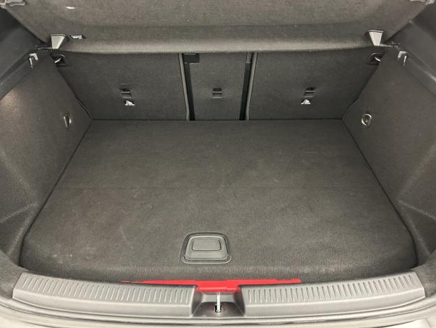 MERCEDES-BENZ A 250 e AMG Line  A 250