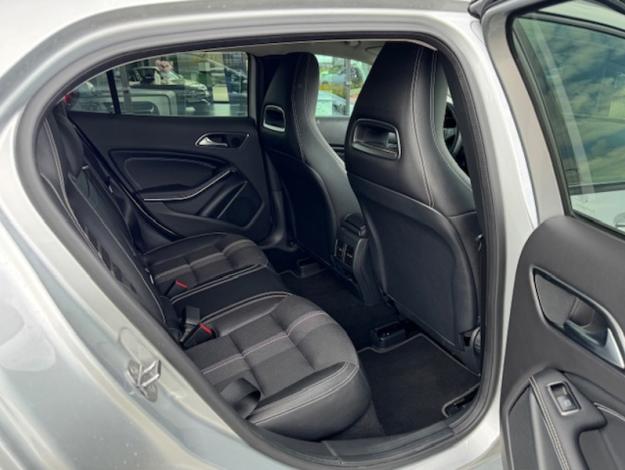 MERCEDES-BENZ GLA 200 d Sensation  