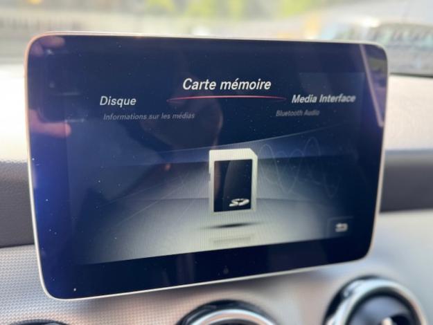 MERCEDES-BENZ GLA 200 d Sensation  