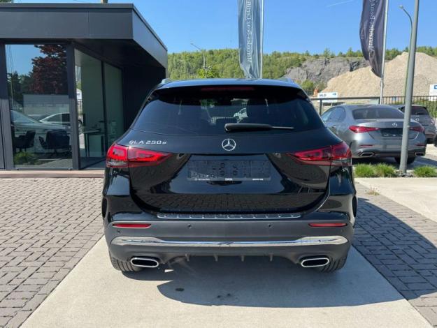 MERCEDES-BENZ GLA 250 e AMG Line  