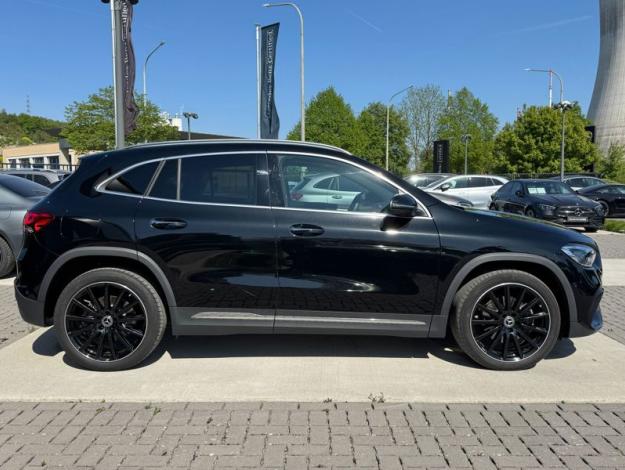 MERCEDES-BENZ GLA 250 e AMG Line  