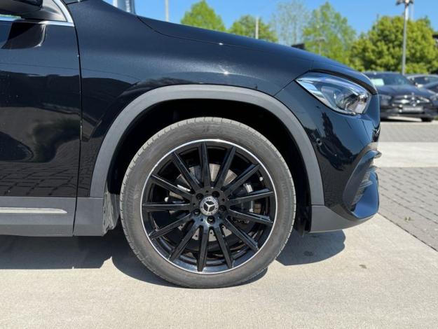 MERCEDES-BENZ GLA 250 e AMG Line  