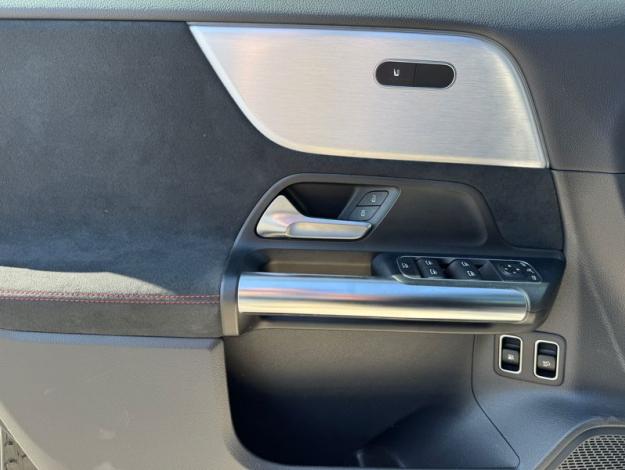 MERCEDES-BENZ GLA 250 e AMG Line  
