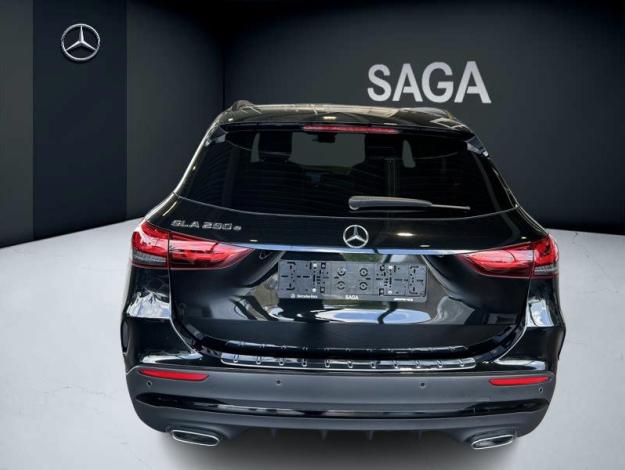 MERCEDES-BENZ GLA 250 e AMG Pack Night PREMIUM Plus Pano  