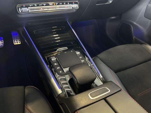 MERCEDES-BENZ GLA 250 e AMG Pack Night PREMIUM Plus Pano  