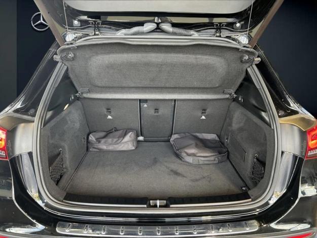 MERCEDES-BENZ GLA 250 e AMG Pack Night PREMIUM Plus Pano  