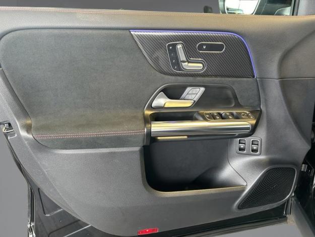 MERCEDES-BENZ GLA 250 e AMG Pack Night PREMIUM Plus Pano  