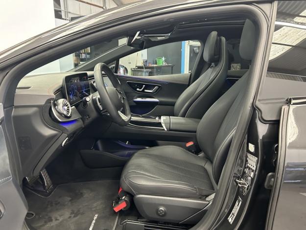 MERCEDES-BENZ EQE 300 Berline AMG Line Toit Pano  