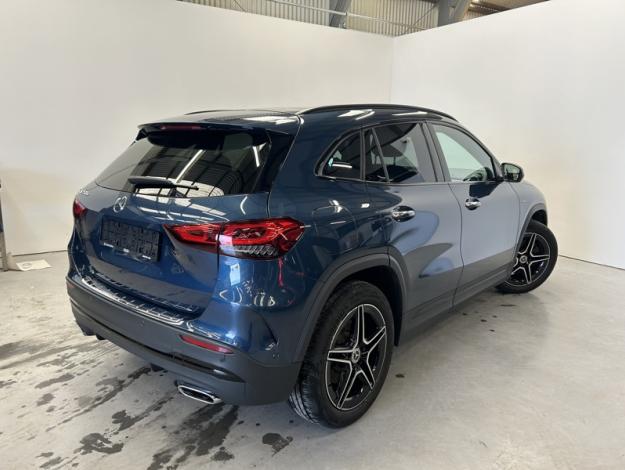 MERCEDES-BENZ GLA 250 e AMG Pack Night PREMIUM PLUS Attelage Pano  