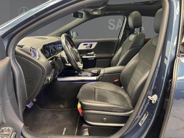 MERCEDES-BENZ GLA 250 e AMG Pack Night PREMIUM PLUS Attelage Pano  