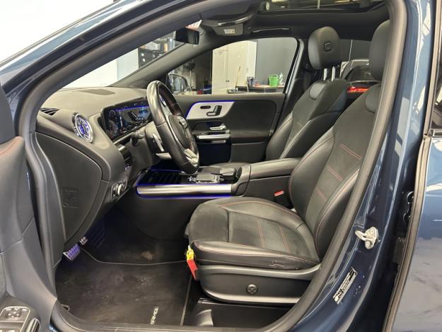 MERCEDES-BENZ GLA 250 e AMG Pack Night PREMIUM PLUS Attelage Pano  