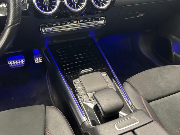 MERCEDES-BENZ GLA 250 e AMG Pack Night PREMIUM PLUS Attelage Pano  