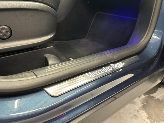 MERCEDES-BENZ GLA 250 e AMG Pack Night PREMIUM PLUS Attelage Pano  