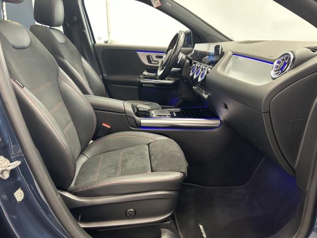 MERCEDES-BENZ GLA 250 e AMG Pack Night PREMIUM PLUS Attelage Pano  