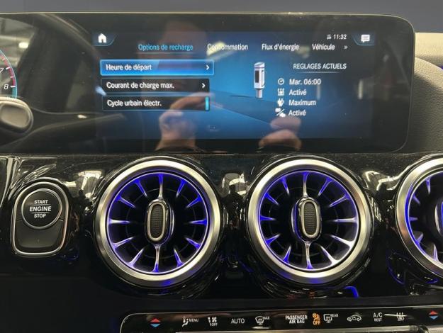 MERCEDES-BENZ GLA 250 e AMG Pack Night PREMIUM PLUS Attelage Pano  