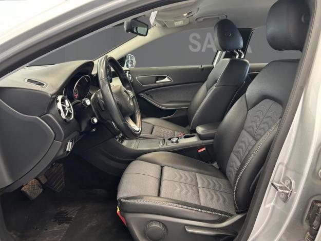 MERCEDES-BENZ GLA 180 Intuition  