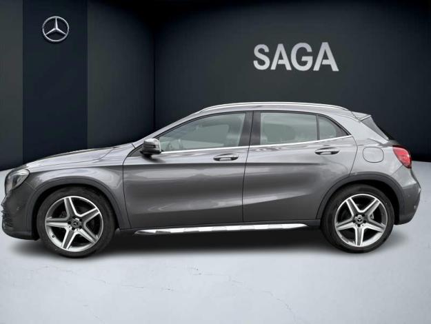 MERCEDES-BENZ GLA 180 AMG Line  