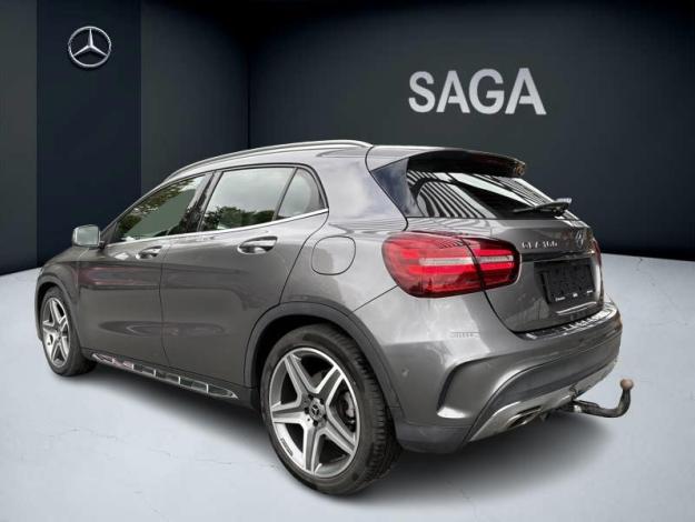 MERCEDES-BENZ GLA 180 AMG Line  