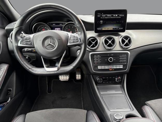 MERCEDES-BENZ GLA 180 AMG Line  