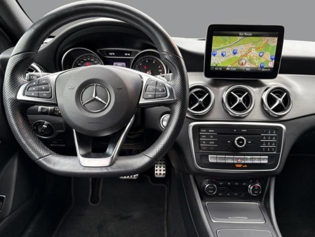MERCEDES-BENZ GLA 180 AMG Line  