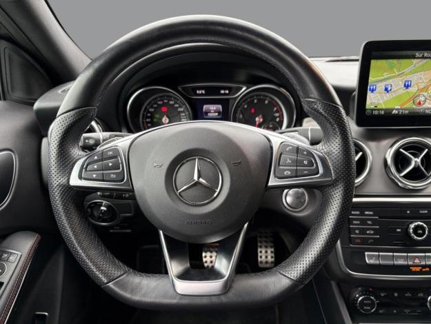 MERCEDES-BENZ GLA 180 AMG Line  