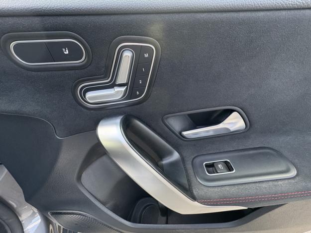 MERCEDES-BENZ Classe A A 180 Compacte AMG Line 