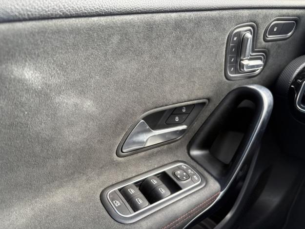MERCEDES-BENZ Classe A A 180 Compacte AMG Line 