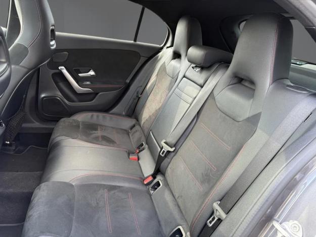 MERCEDES-BENZ Classe A A 180 Compacte AMG Line 