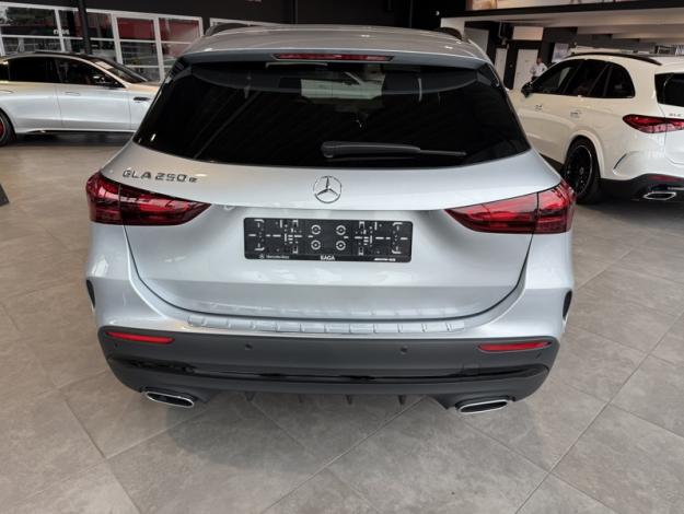MERCEDES-BENZ GLA-Klasse GLA 250 e AMG Line
