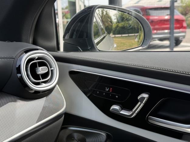 MERCEDES-BENZ GLC GLC 300 e  Hybrid EQ 4MATIC AMG Line +  GLC 300 e  Hybrid EQ 4MATIC AMG Line +