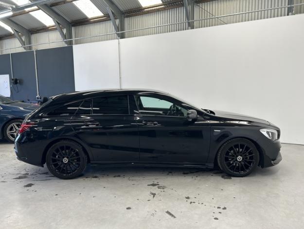 MERCEDES-BENZ CLA 180 Shooting Brake AMG Line  