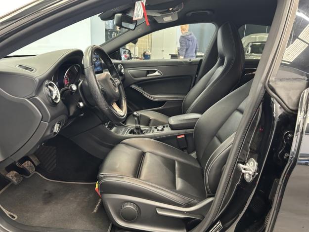 MERCEDES-BENZ CLA 180 Shooting Brake AMG Line  
