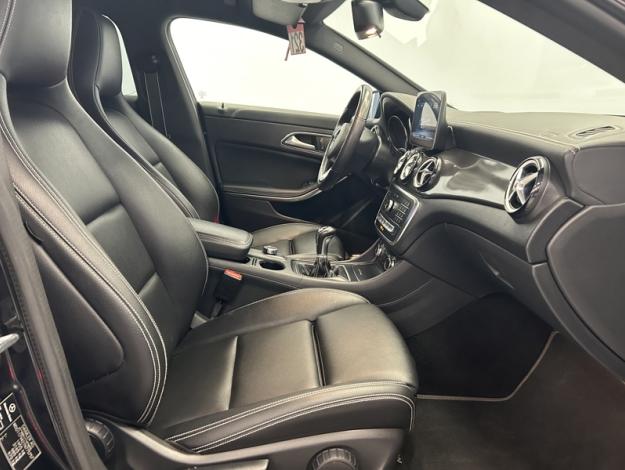 MERCEDES-BENZ CLA 180 Shooting Brake AMG Line  