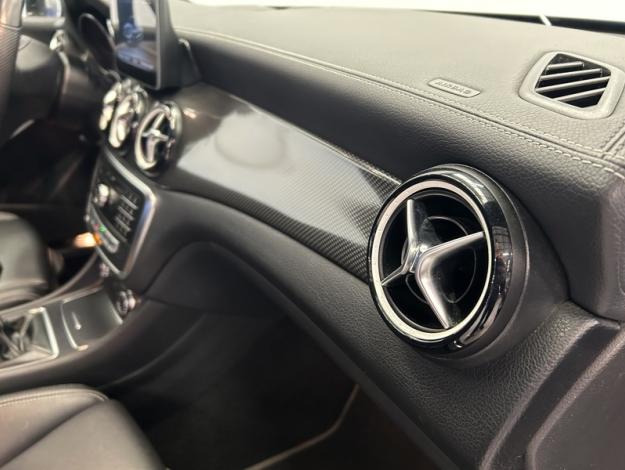 MERCEDES-BENZ CLA 180 Shooting Brake AMG Line  