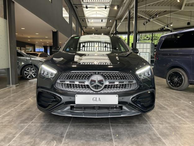 MERCEDES-BENZ GLA-Klasse GLA 250 e AMG Line