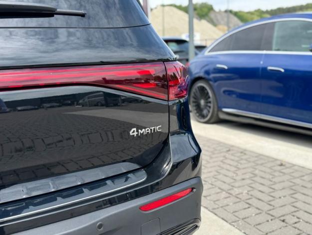MERCEDES-BENZ EQB 350 4MATIC AMG Line 7 Places  