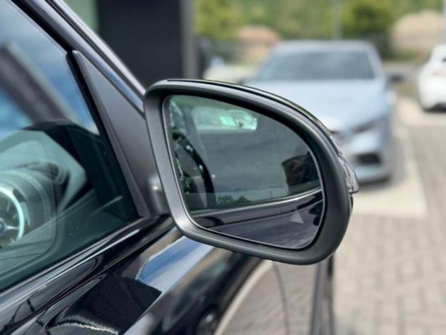 MERCEDES-BENZ EQB 350 4MATIC AMG Line 7 Places  