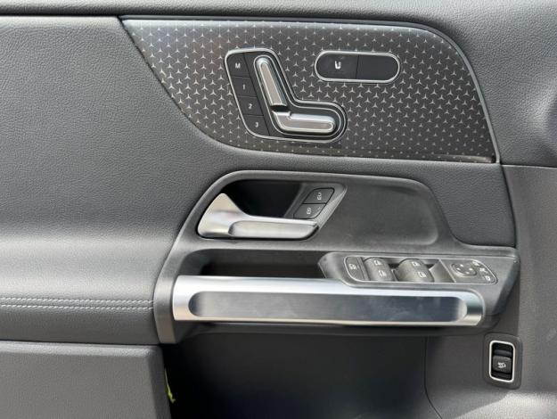 MERCEDES-BENZ EQB 350 4MATIC AMG Line 7 Places  