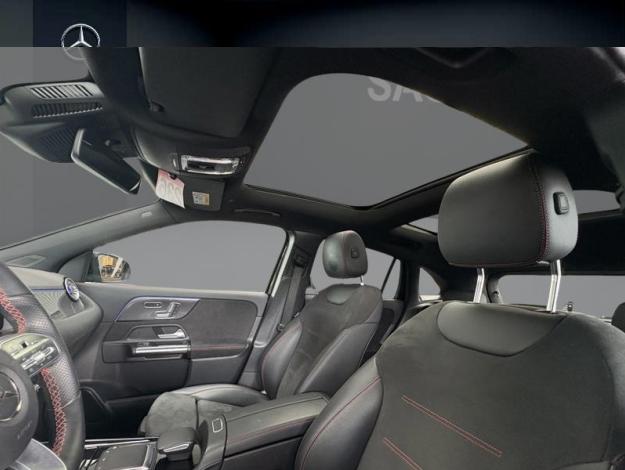 MERCEDES-BENZ GLA 200 AMG Line 